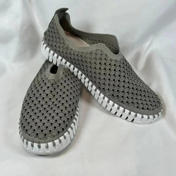 Ilse Jacobsen Tulip Size US 6 or EU 36 Shoe Gray Color Slip On Casual Sneaker - Picture 1 of 9